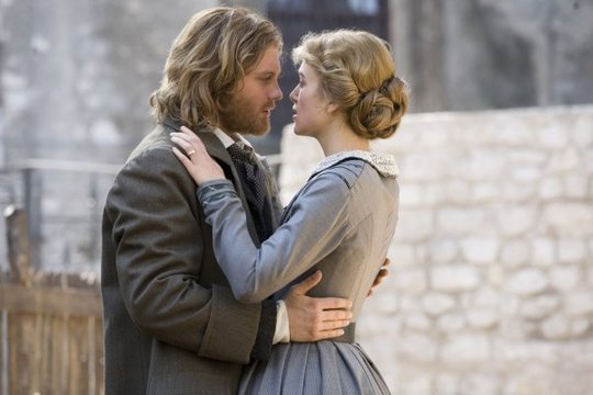 Michael Pitt et Keira Knightley dans Soie